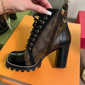 Louis Vuitton Trail Ankle Boots Size 8